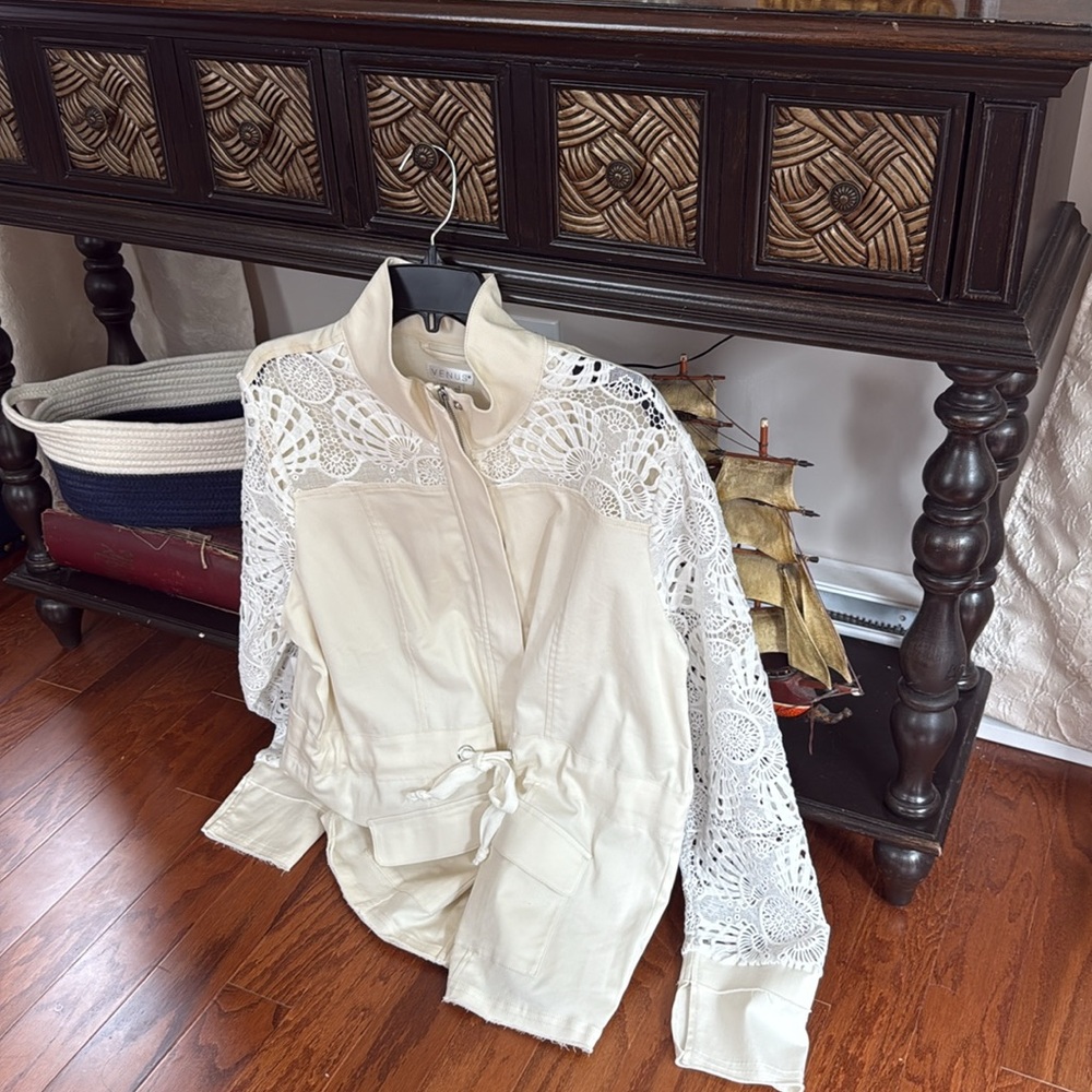 Venus Lace Contrast Utility Jacket - Picture 13 of 15